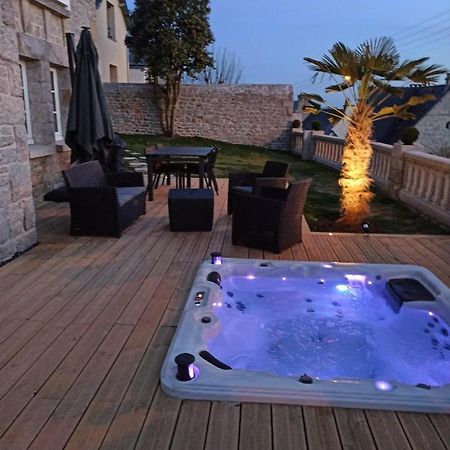 Luxueuse Villa Au Pied Du Chateau ディナン エクステリア 写真