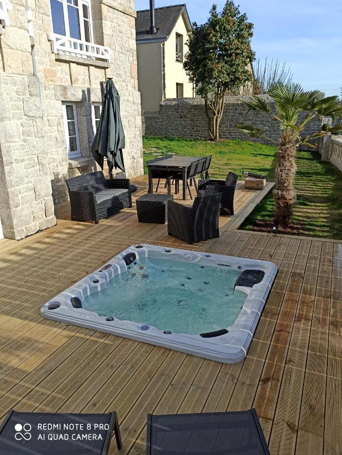 Luxueuse Villa Au Pied Du Chateau ディナン エクステリア 写真